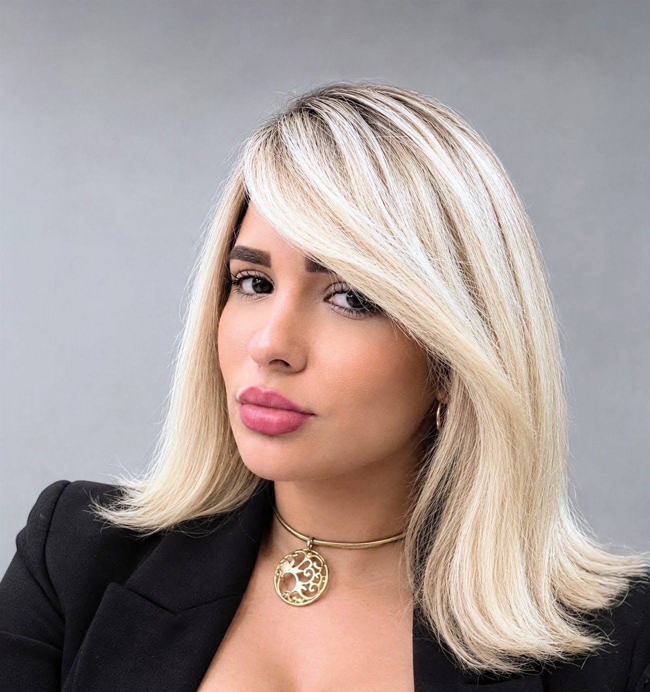 Retrato profissional da advogada Luísa Magalhães